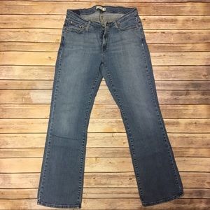 529 Levi’s Curvy Bootcut Light Denim Jeans